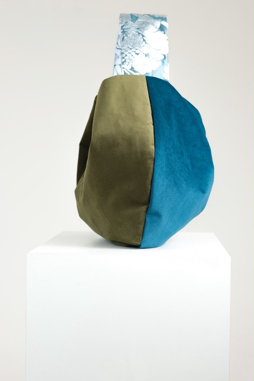 MaxiBag duo verde e blu con manico broccato azzurro