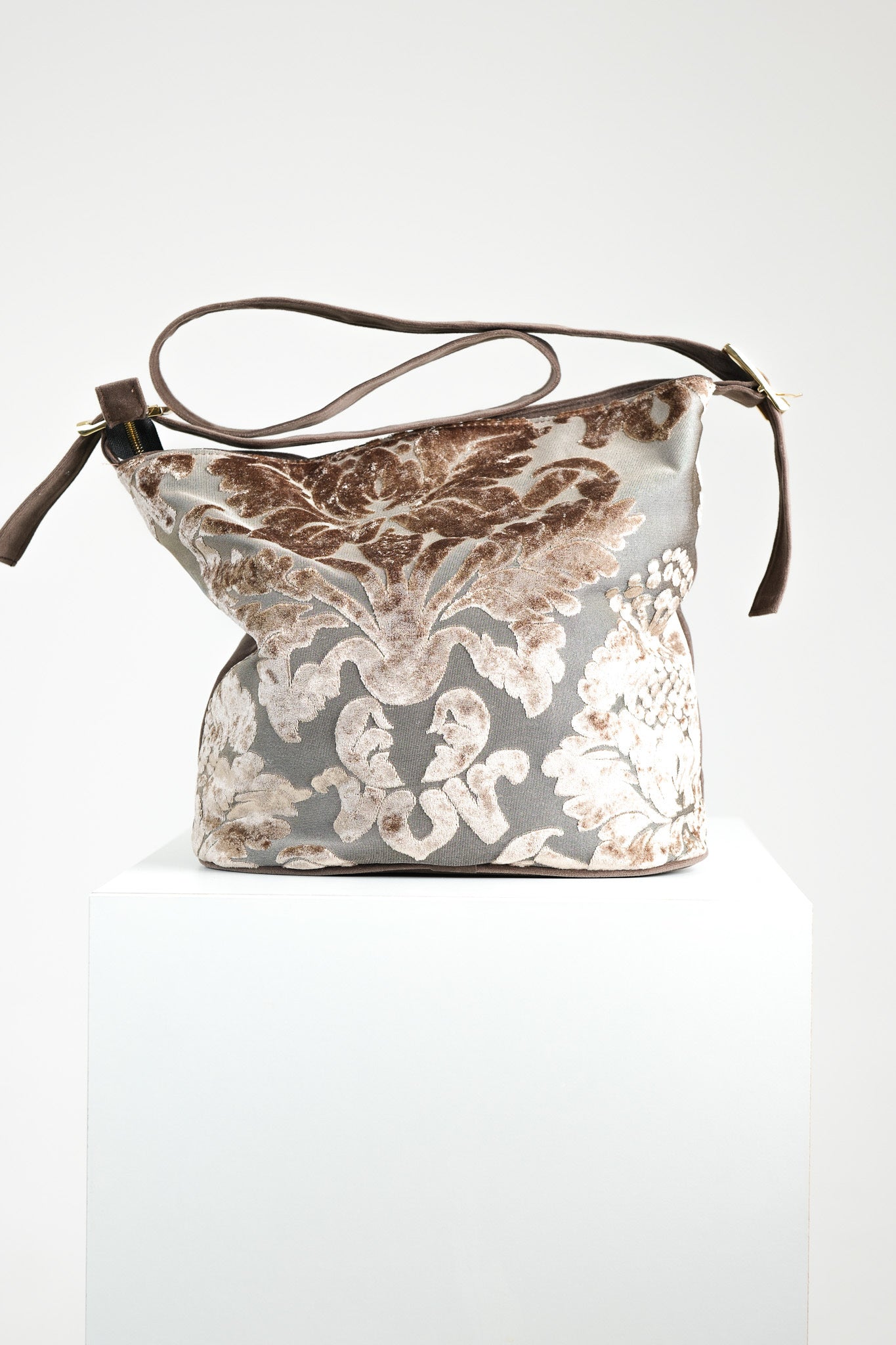 Fibbiona beige Broccato