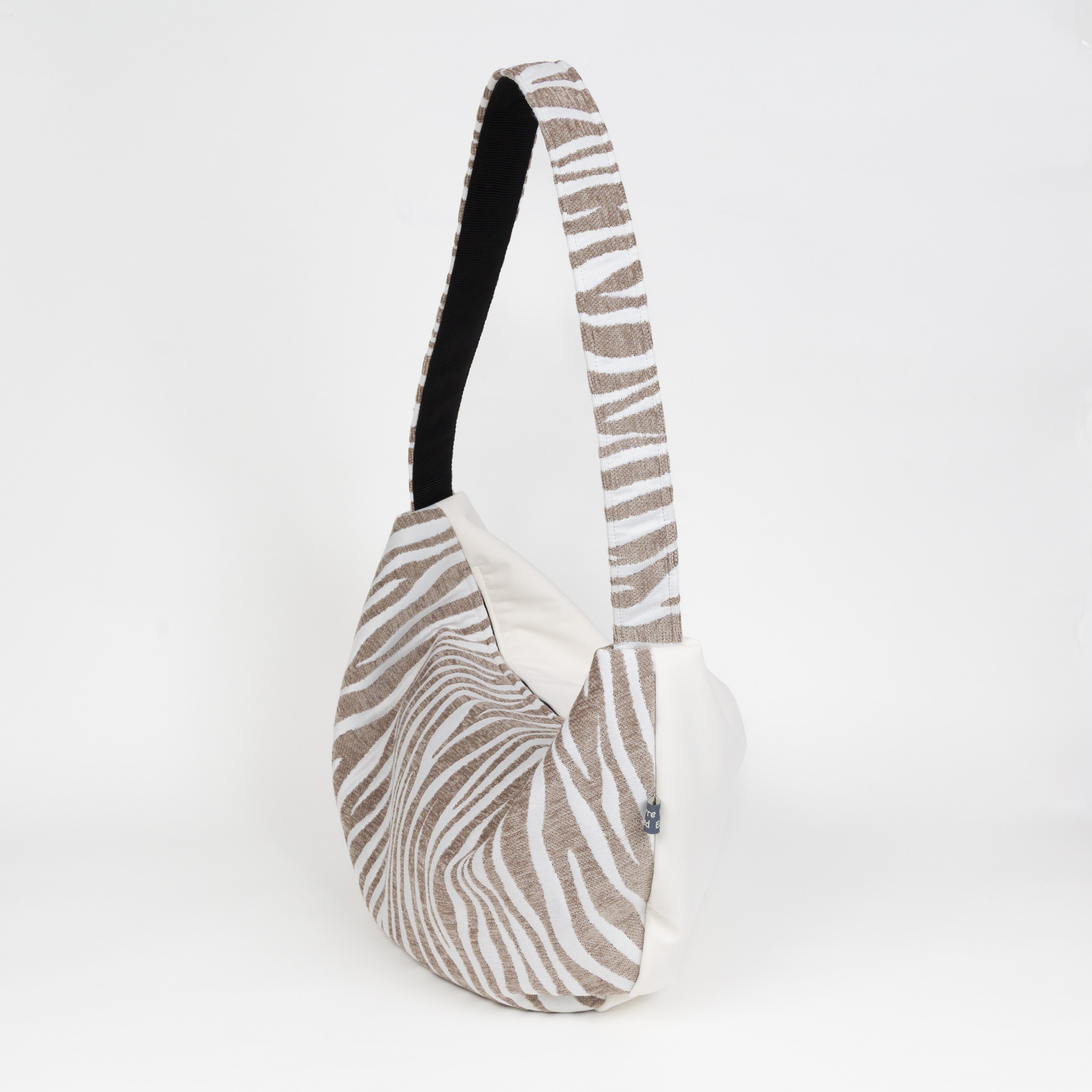 Monospalla Zebra