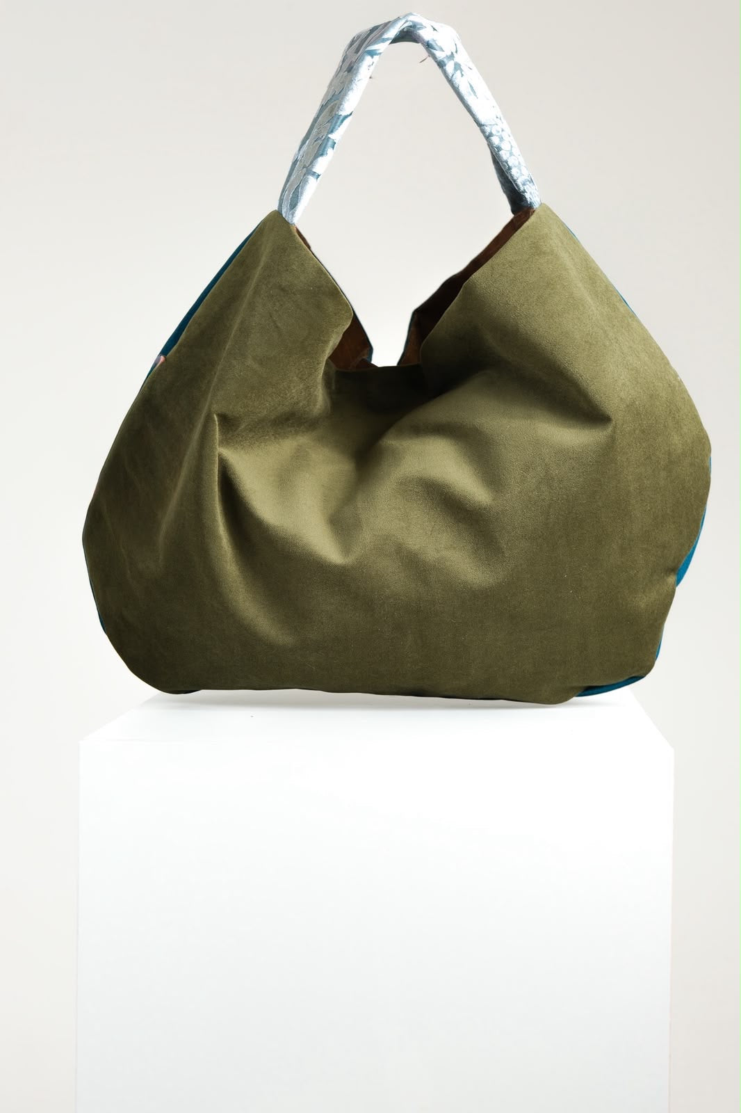 MaxiBag duo verde e blu con manico broccato azzurro