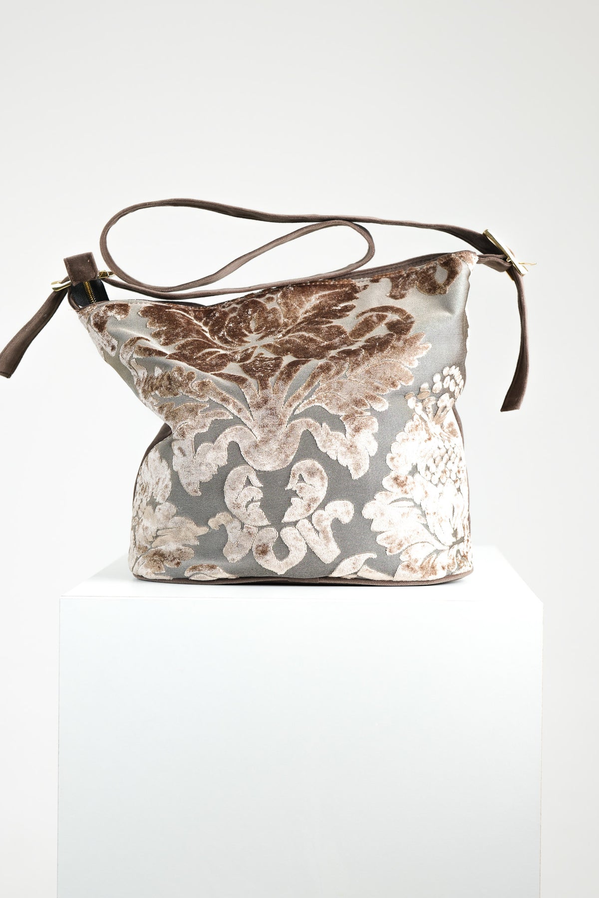 Fibbiona beige Broccato