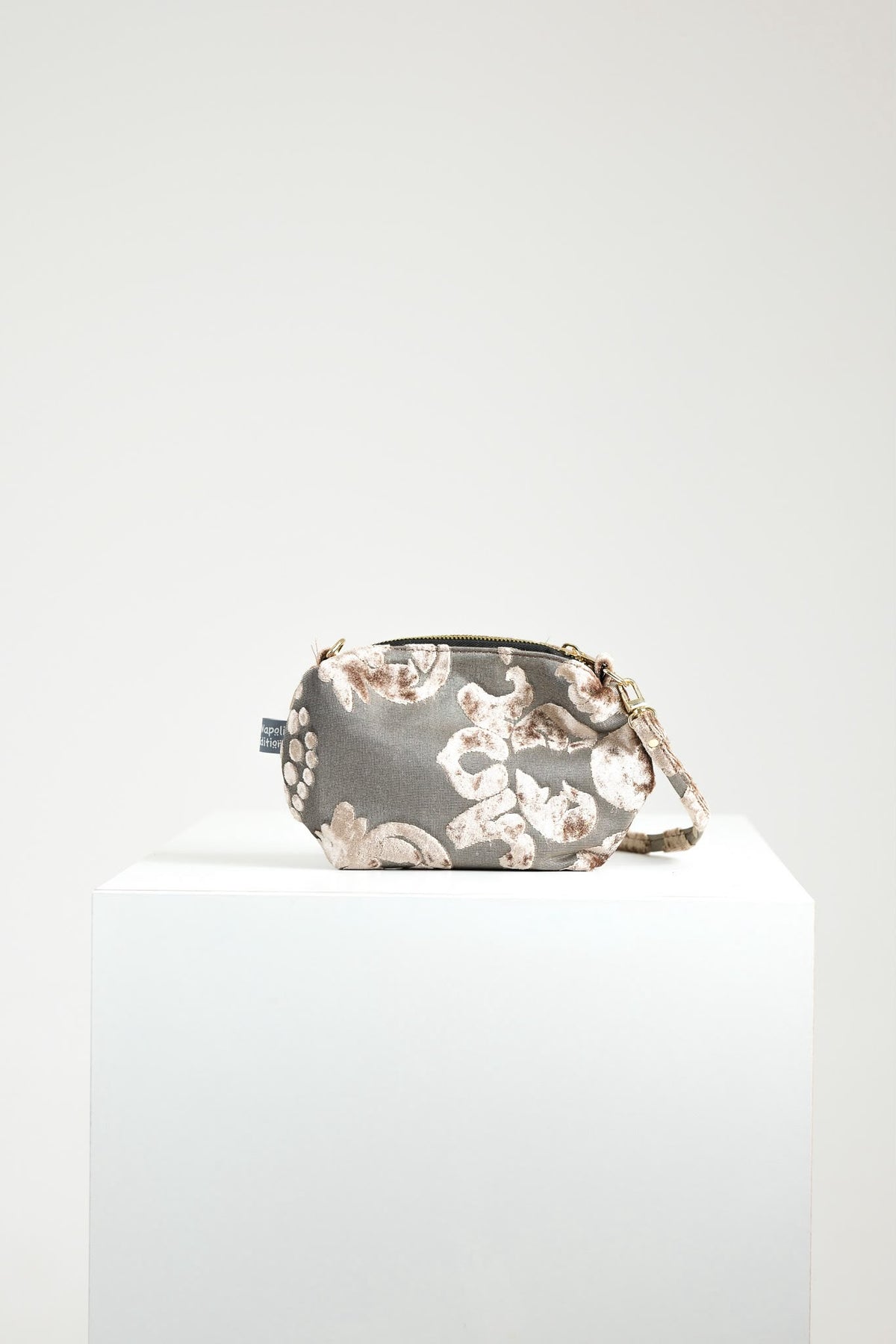 Pupatella broccato beige