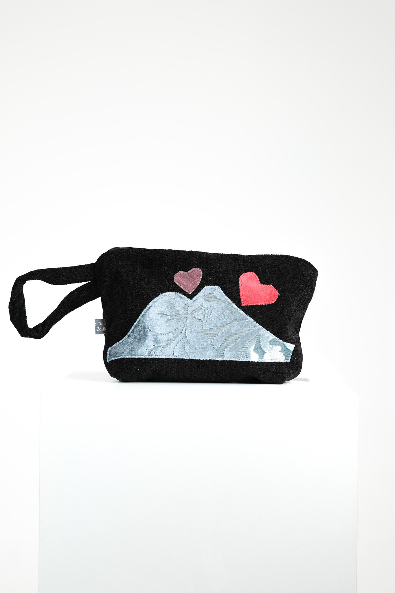 Pochette vesuvio con dettaglio azzurro