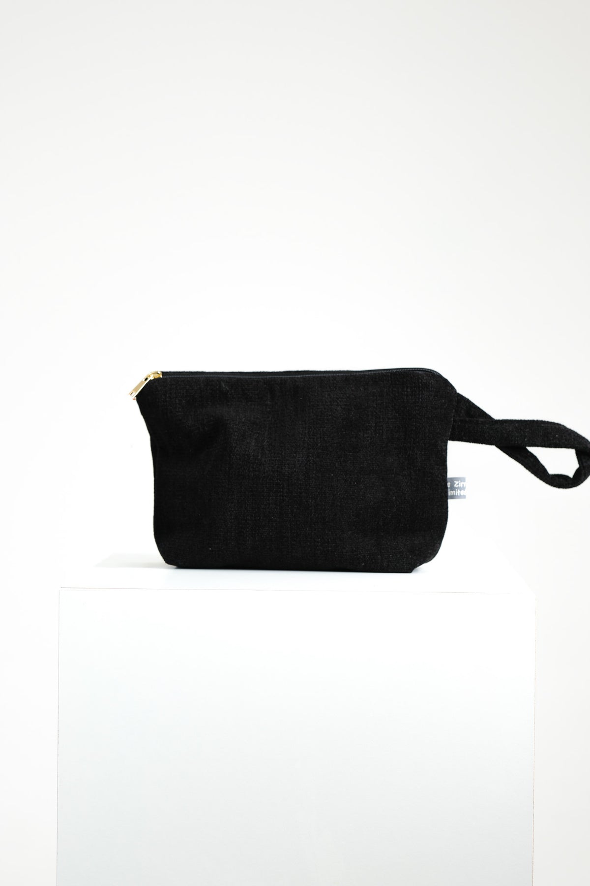 Pochette vesuvio con dettaglio rosso