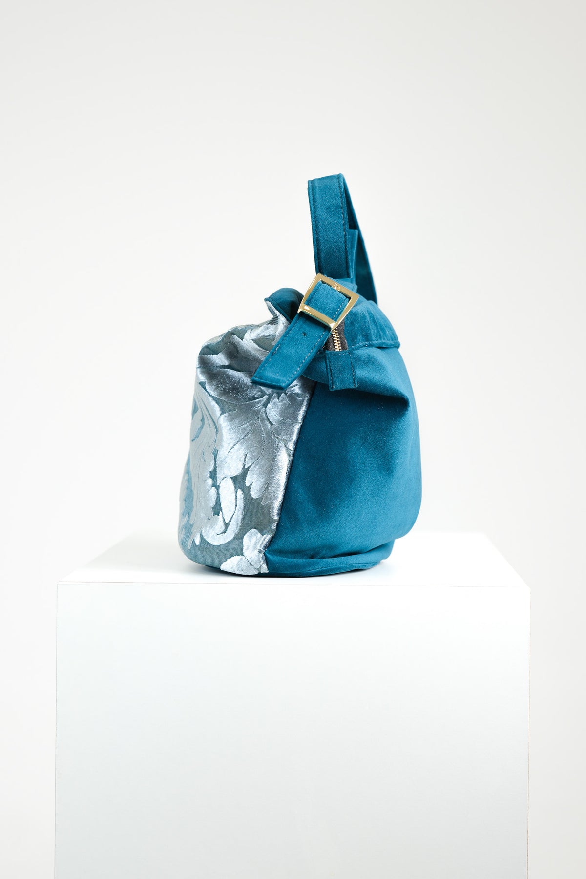 Fibbiona  Azzurro  Broccato
