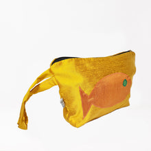 Carica l&#39;immagine nel visualizzatore di Gallery, Pochette Taffetà Pesce Giallo
